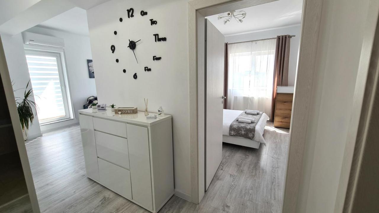 Bright Stylish Apartment In Pitesti Piteşti Eksteriør billede